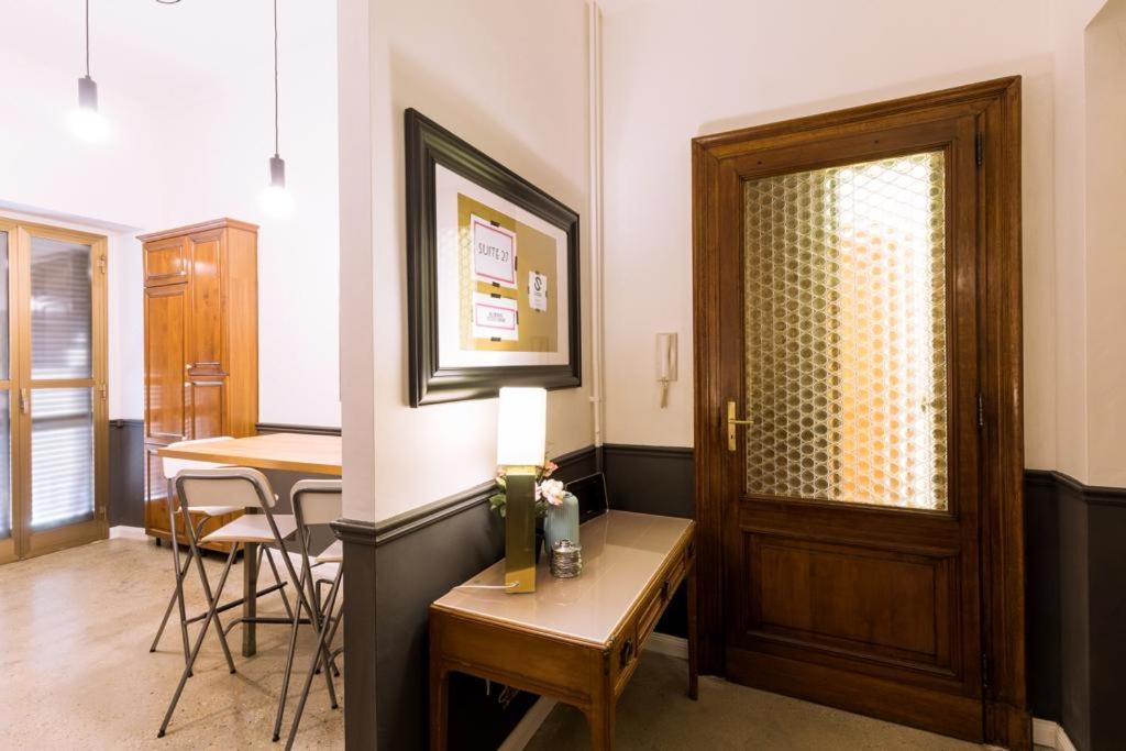Into - 27 Apartment *